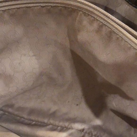 Michael Kors Tote Bag - Picture 5 of 9